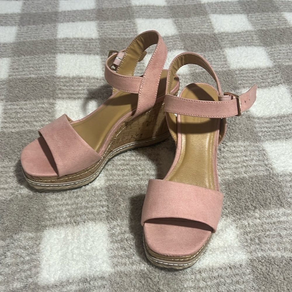 Steve Madden pink wedges